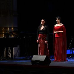 Dan crvenih haljina Foto Kurti