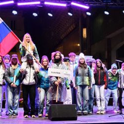 Defile nacija mladih skijaša