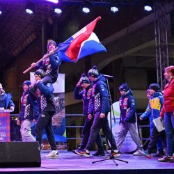 Defile nacija mladih skijaša