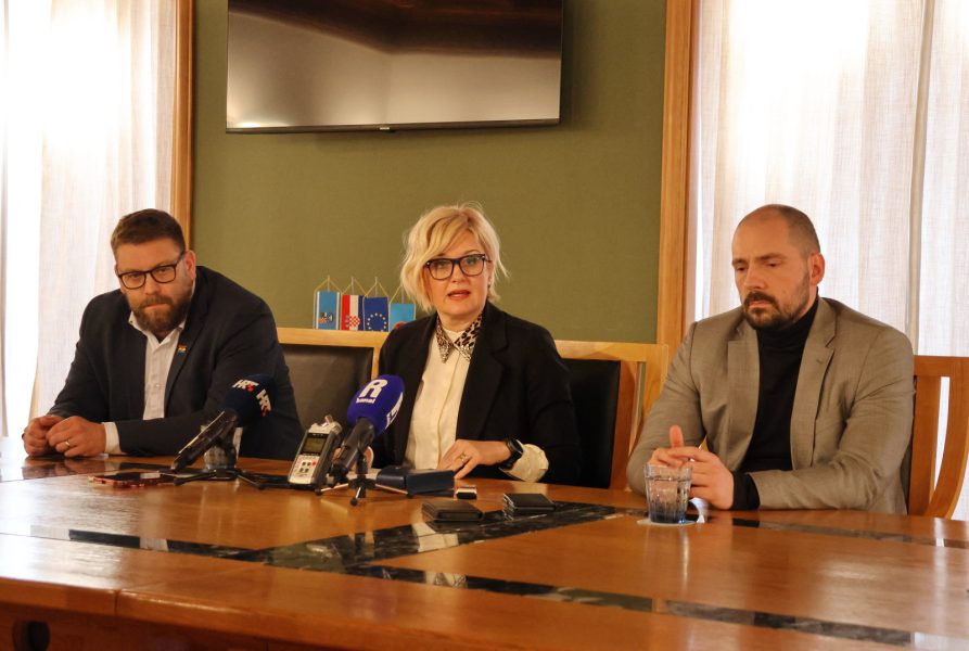 Konferencija za novinare gradonačelnice Rinčić
