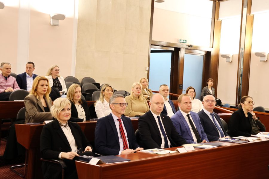 Sastanak gradonačelnika i načelnika PGŽ s ministrom demoigrafije Šipićem