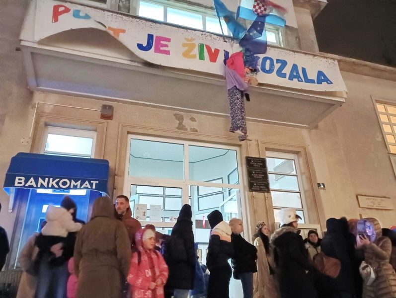 Suđenje Parkeđini ispred MO Kozala