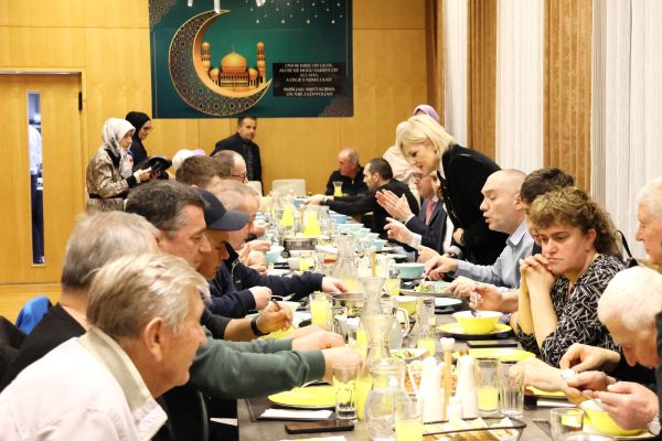 Iftar s muslimanskom zajednicom 