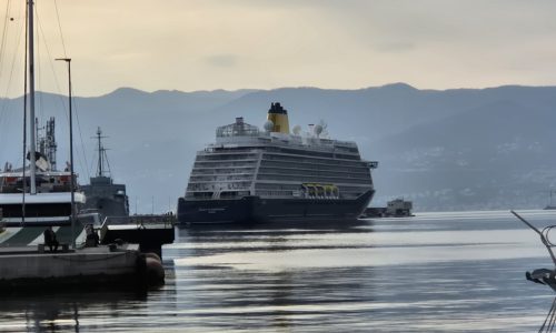 Kruzer Spirit of Discovery