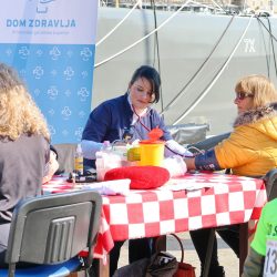 Manifestacija Trči i hodaj za jako srce na Molo longu