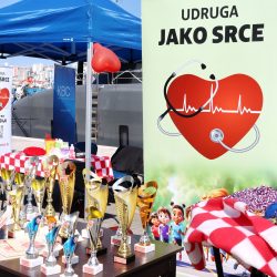 Manifestacija Trči i hodaj za jako srce na Molo longu