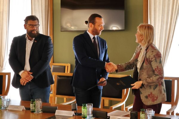 Potpisan dodatak kolektivnom ugovoru za zaposlenike gradske uprave