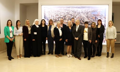 Potpisani ugovore za nadstandne programe u zdravstvu i socijali
