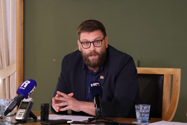 Vivoda na konferenciji za novinare