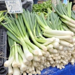 Uskrsna ponuda privukla brojne građane na riječku tržnicu