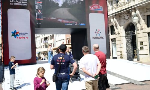 Ekran WRC Croatia Rallyja na Korzu