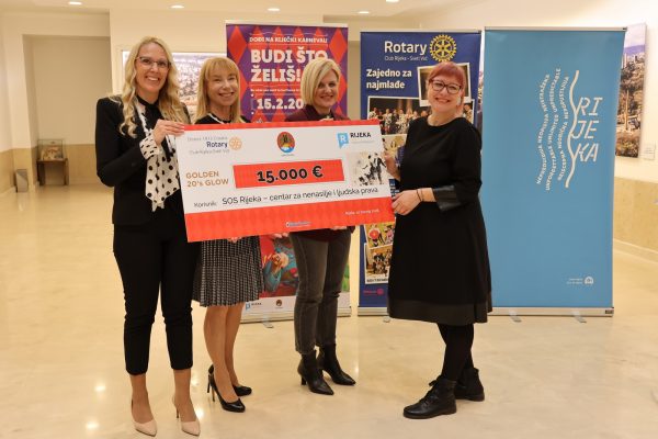 Predaja donacije s Humanitarnog karnevalskog gala partyja