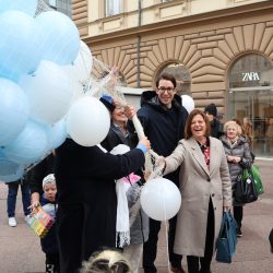 Puštanje plavih balona povodom Svjetskog dana svjesnosti o autizmu