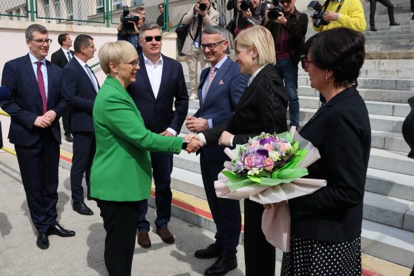 Slovenska predsjednica u OŠ Pećine