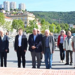 Polaganje vijenaca spomen na poginule pripadnike Ajkula