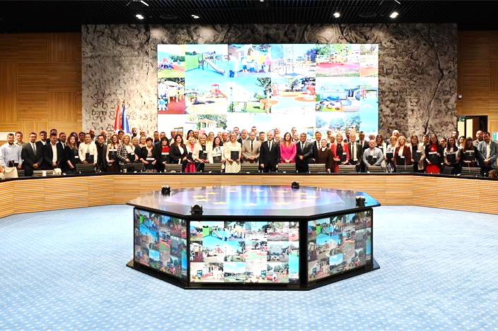 Dodjela ugovora za vrtiće u Ministarstvu demografije i useljeništva