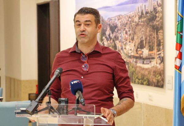 Potpisivanje ugovora OŠ Fran Franković