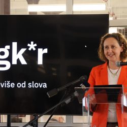 Uručenje ugovora za EU projekt Knjiga u krugu