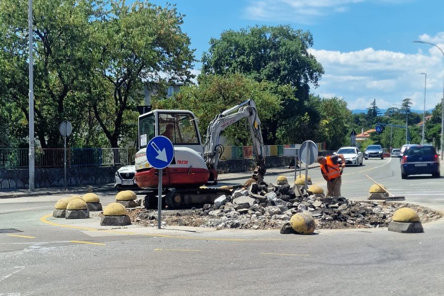 Radovi na rotoru u Kvatrenikovoj ulici