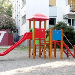 D. Gervaisa, dječje igralište