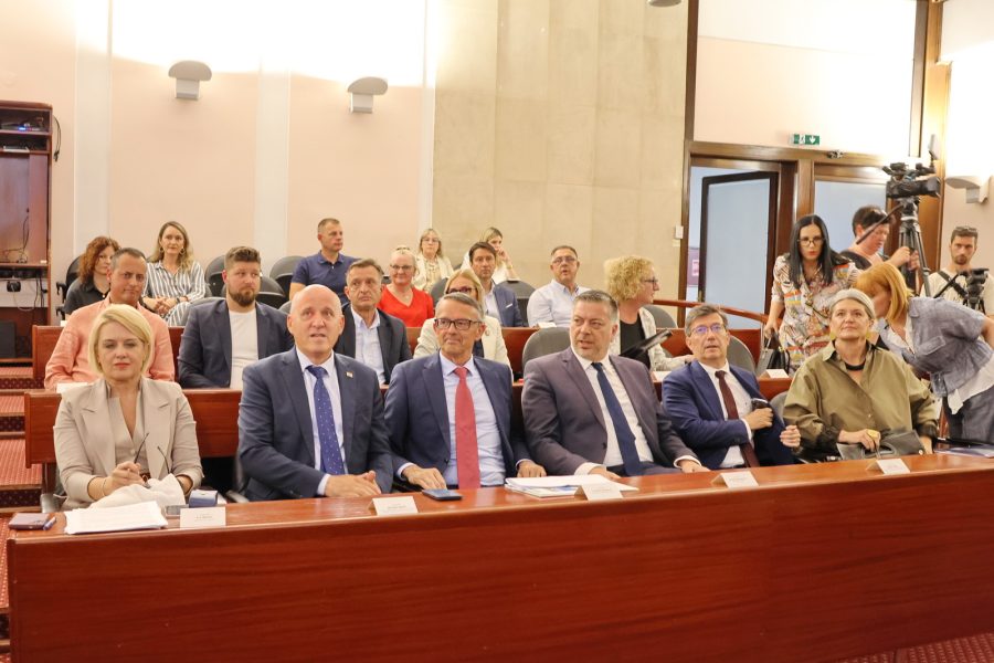 Susret ministra Bačića i župana Lukanovića s čelnicima gradova i općina PGŽ na temu priuštivog stanovanja