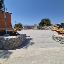 spomen-obilježje poginulim braniteljima i civilnoj žrtvi na Brašćinama