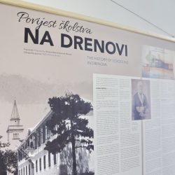 Predstavljanje info-ploče na staroj školi – Drenova