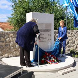 Otkrivanje spomen obilježja u MO Brašćine Pulac