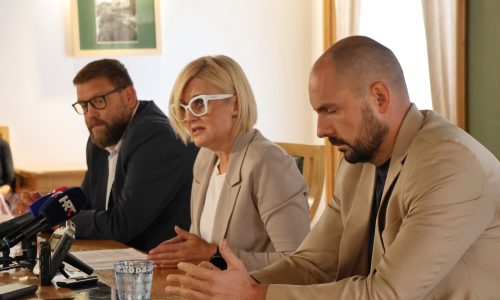 Redoviti press