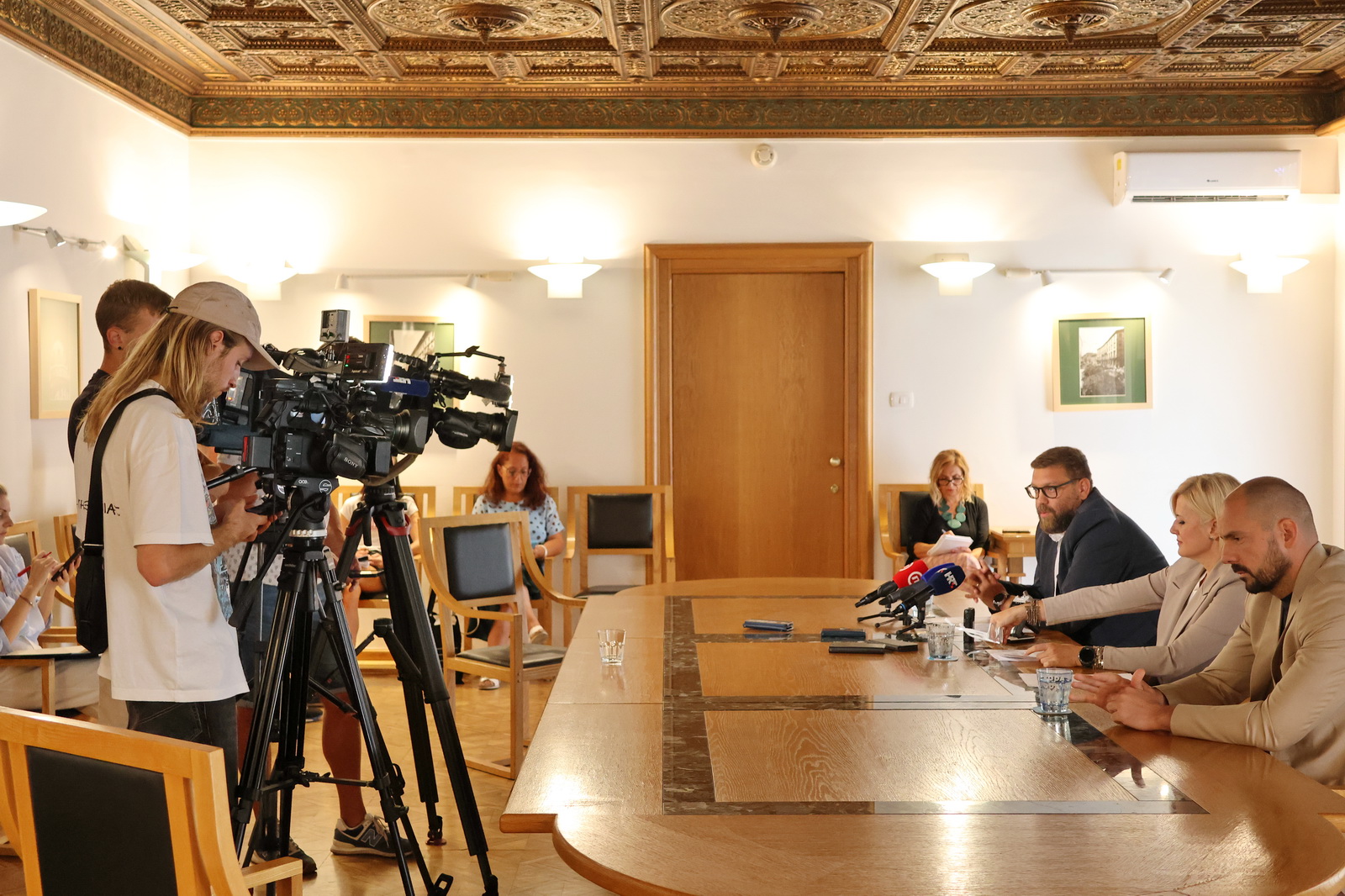 Redoviti press
